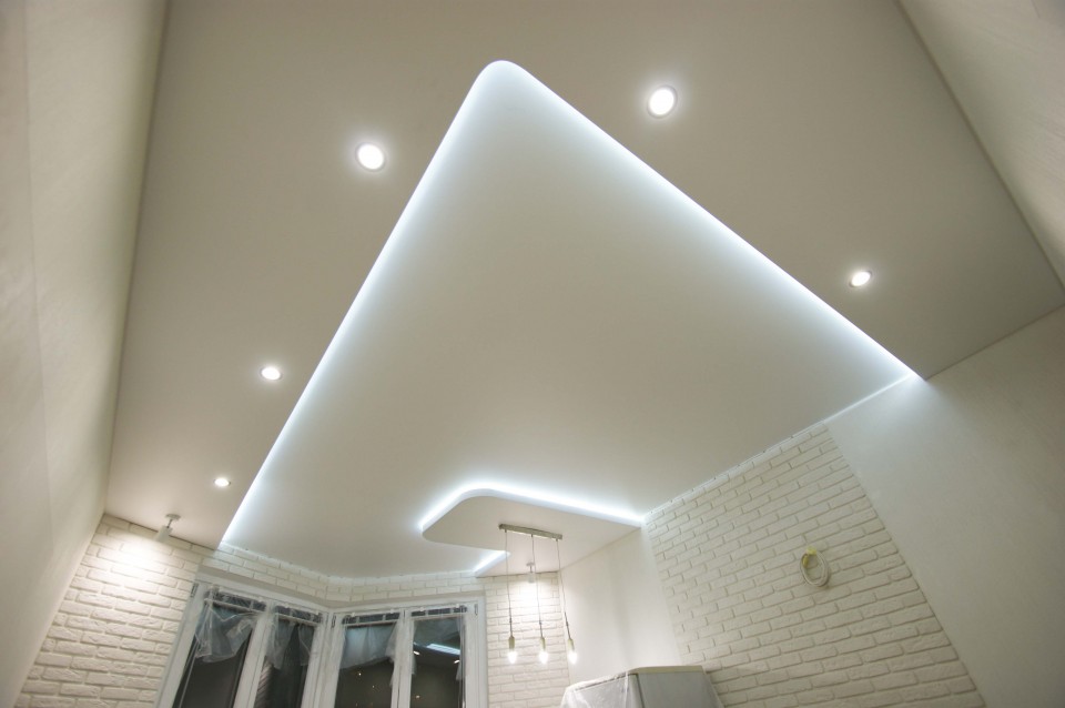 Заказать парящие натяжные потолки в г. Малошуйка